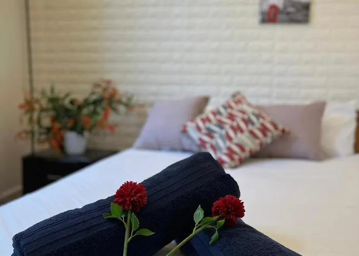 Room In Oxford Street